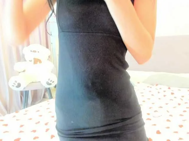 Dolce – webcam model profile photo Image 9