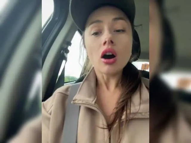 JessieLiu – webcam model profile photo Image 3