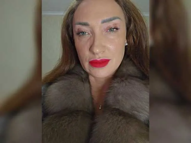 MelinaLuviani – webcam model profile photo Image 2