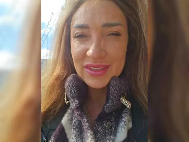 MelinaLuviani – webcam model profile photo Image 4