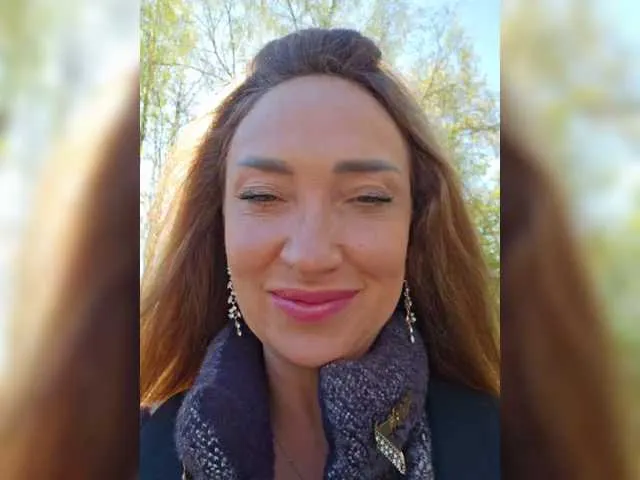 MelinaLuviani – webcam model profile photo Image 7