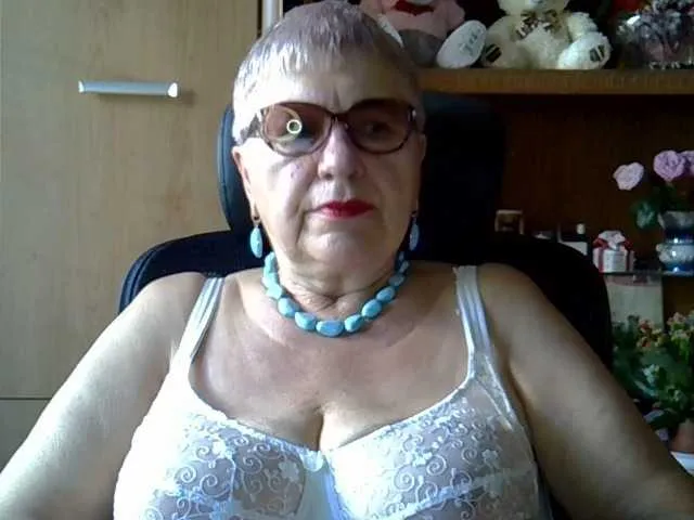 LallyRose – webcam model profile photo Image 15