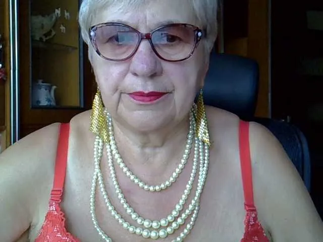 LallyRose – webcam model profile photo Image 4