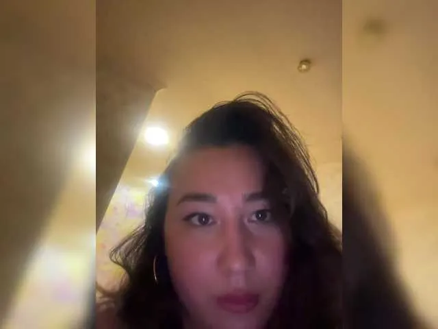 ErzabelLew – webcam model profile photo Image 5