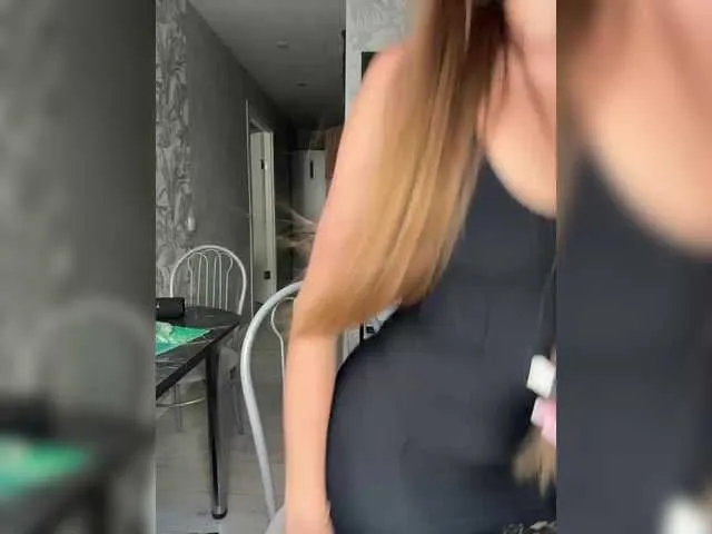 HannaMaison – webcam model profile photo Image 6