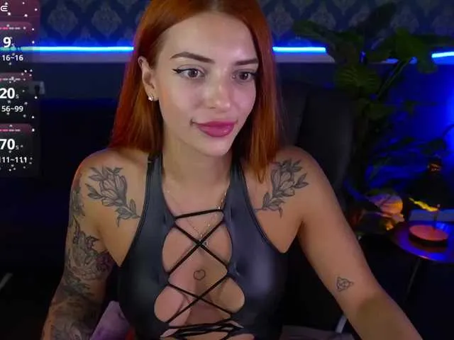 Dolce – webcam model profile photo Image 2