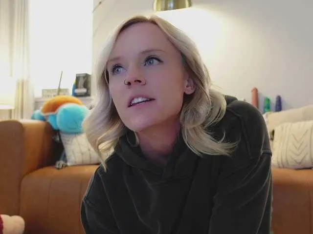 parakrezi – webcam model profile photo Image 7