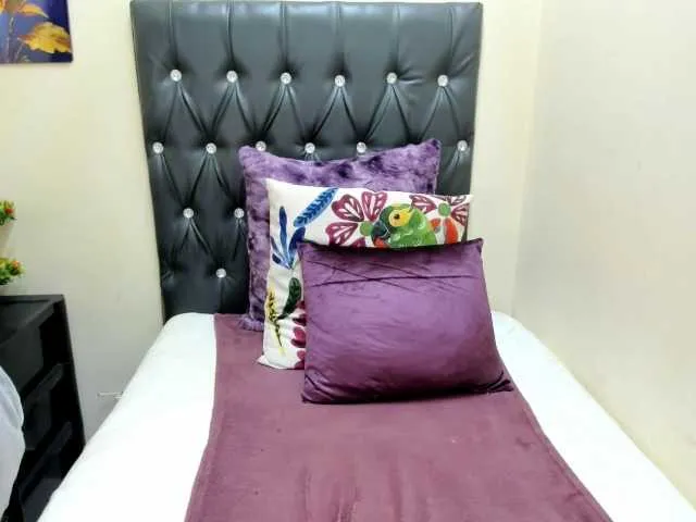 YuliyaLasker – webcam model profile photo Image 3