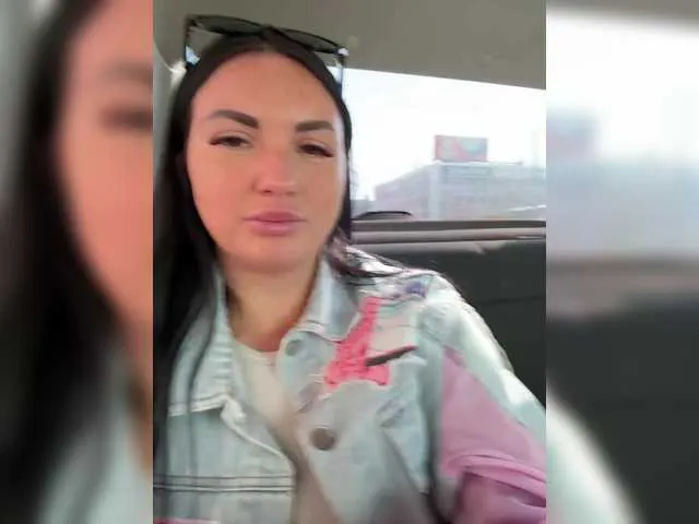 TokionaJoe – webcam model profile photo Image 13