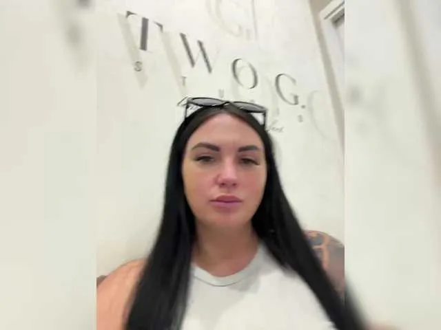 TokionaJoe – webcam model profile photo Image 14