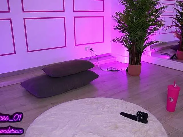 AnnieArias – webcam model profile photo Image 9