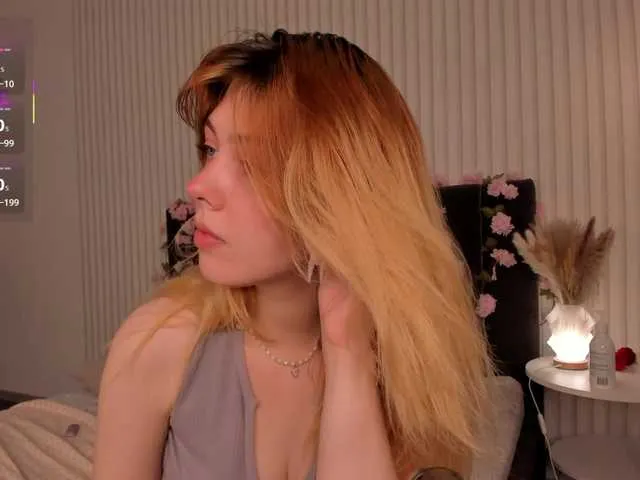 ZarinaSwift – webcam model profile photo Image 11