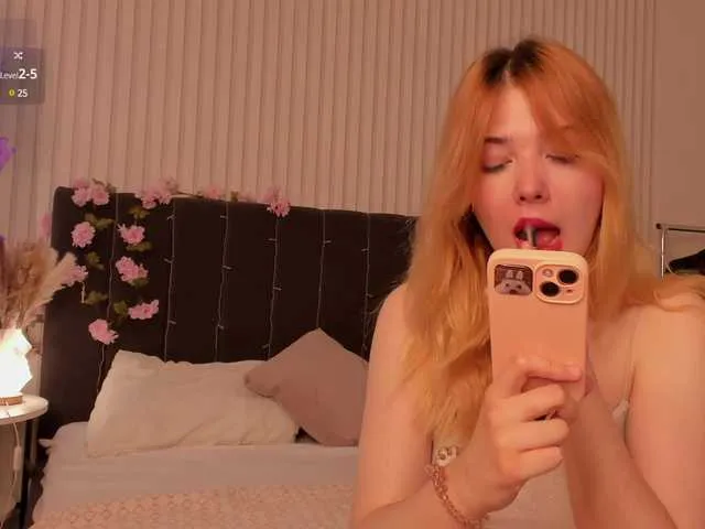 ZarinaSwift – webcam model profile photo Image 6