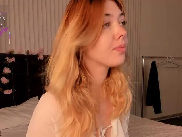 ZarinaSwift – webcam model profile photo Image 8