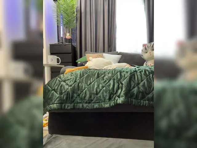 Dolce – webcam model profile photo Image 8