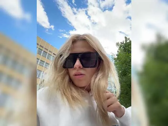 stargroup – webcam model profile photo Image 11