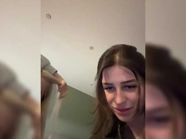 stargroup – webcam model profile photo Image 19