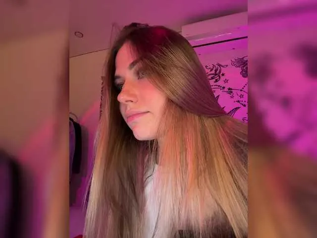 --Erika-- – webcam model profile photo Image 18