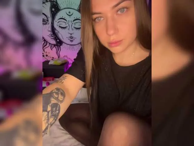 --Erika-- – webcam model profile photo Image 2