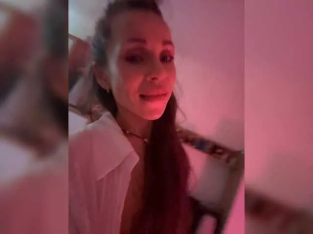 OneInAMillionXXX – webcam model profile photo Image 18