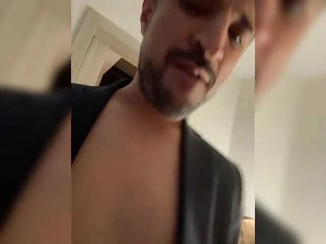 OneInAMillionXXX – webcam model profile photo Image 19