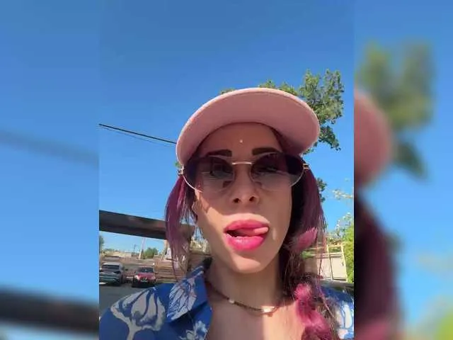 OneInAMillionXXX – webcam model profile photo Image 3