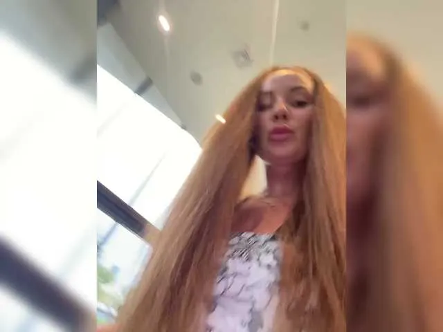 CatalinaDalessio – webcam model profile photo Image 9