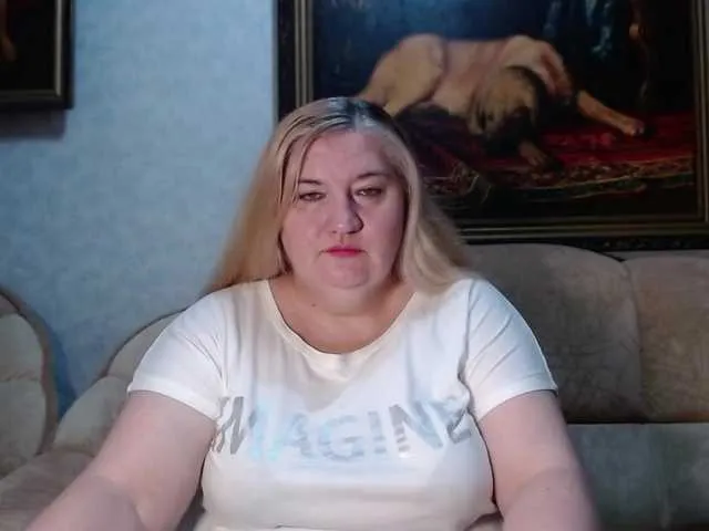 Dolce – webcam model profile photo Image 10