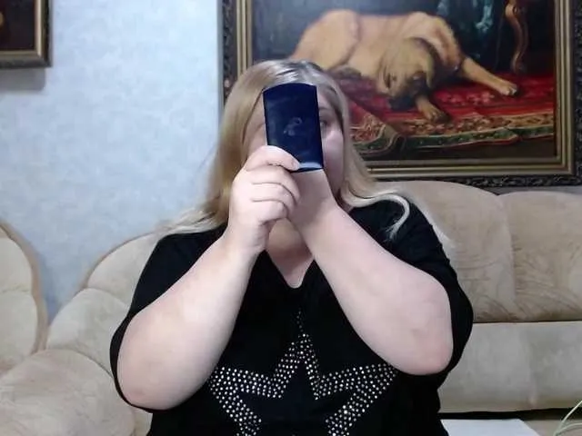 Dolce – webcam model profile photo Image 13