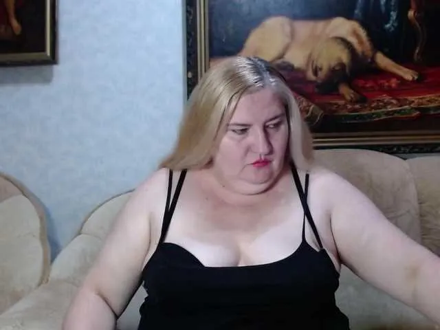 Dolce – webcam model profile photo Image 2