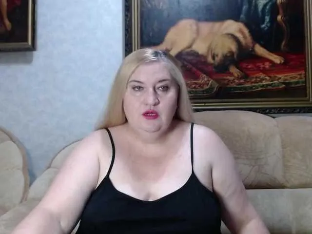 Dolce – webcam model profile photo Image 4