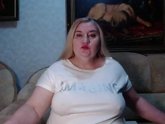 Dolce – webcam model profile photo Image 8