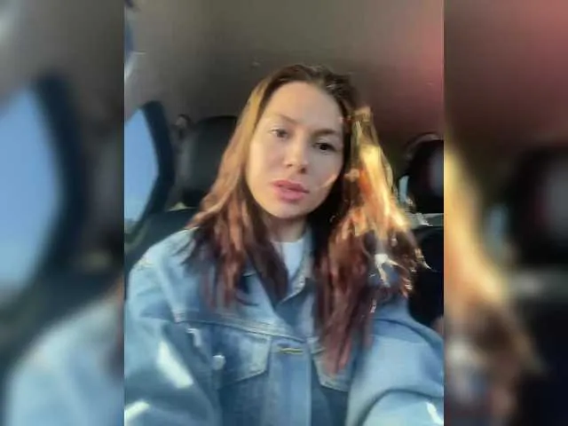 Kelly – webcam model profile photo Image 2