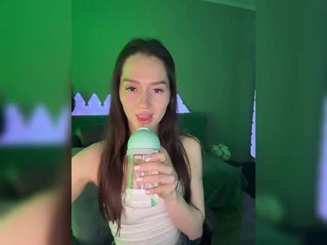 SherineNorth – webcam model profile photo Image 13