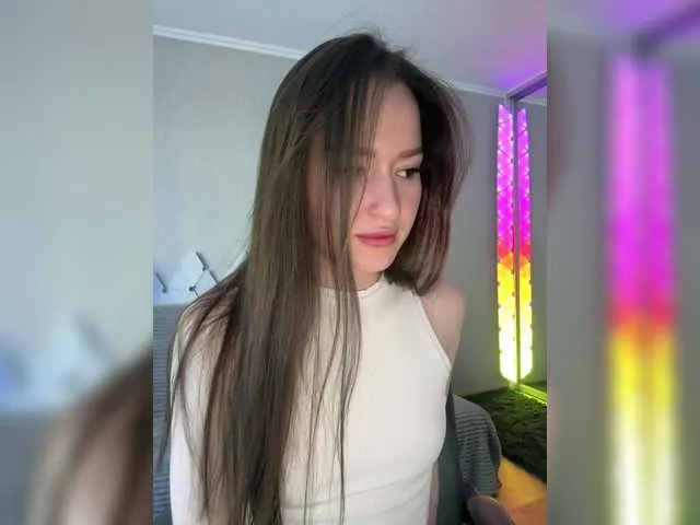 SherineNorth – webcam model profile photo Image 2