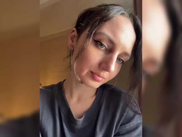 HannaMaison – webcam model profile photo Image 8