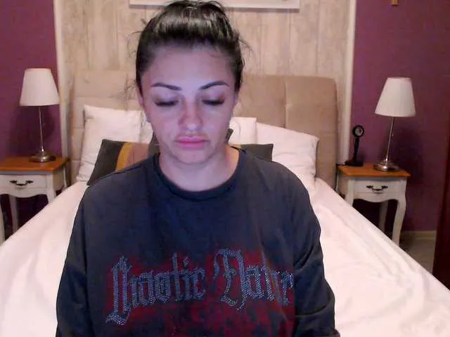 Dolce – webcam model profile photo Image 14