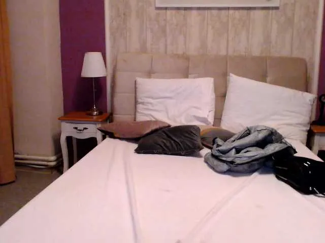 Dolce – webcam model profile photo Image 15