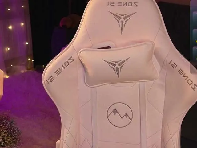 xxx-Molly – webcam model profile photo