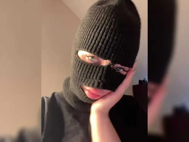 KateGale – webcam model profile photo Image 15