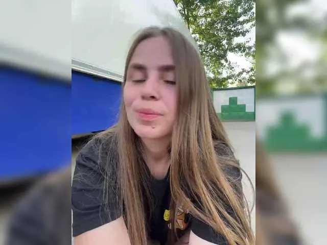 AlisonColemans – webcam model profile photo Image 8