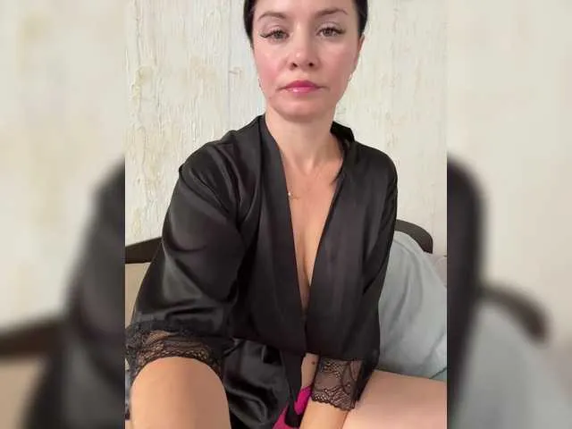 BABYVIK – webcam model profile photo Image 4