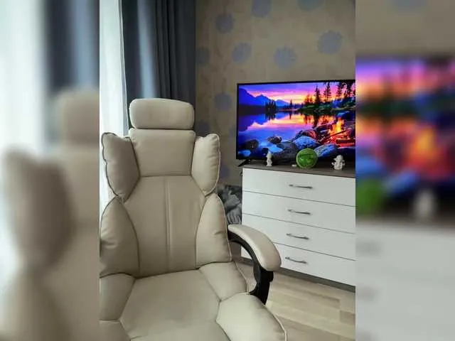 Dolce – webcam model profile photo Image 14