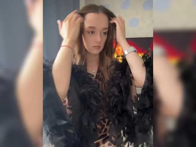 Dolce – webcam model profile photo Image 6