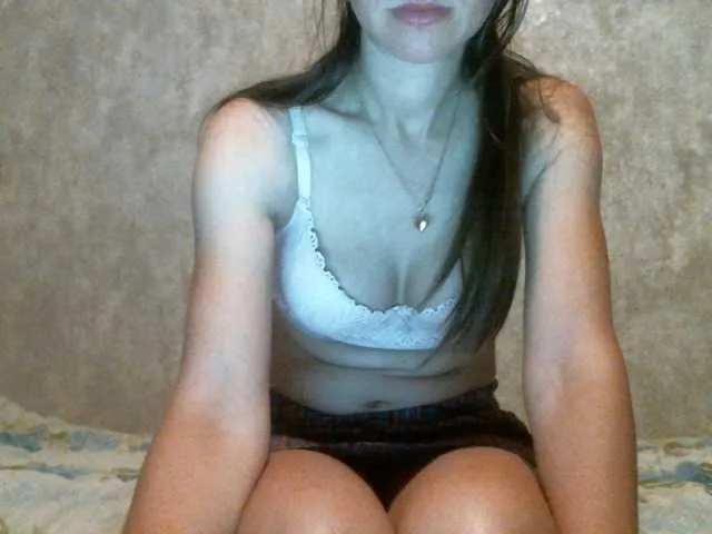 CristinaRous – webcam model profile photo Image 4