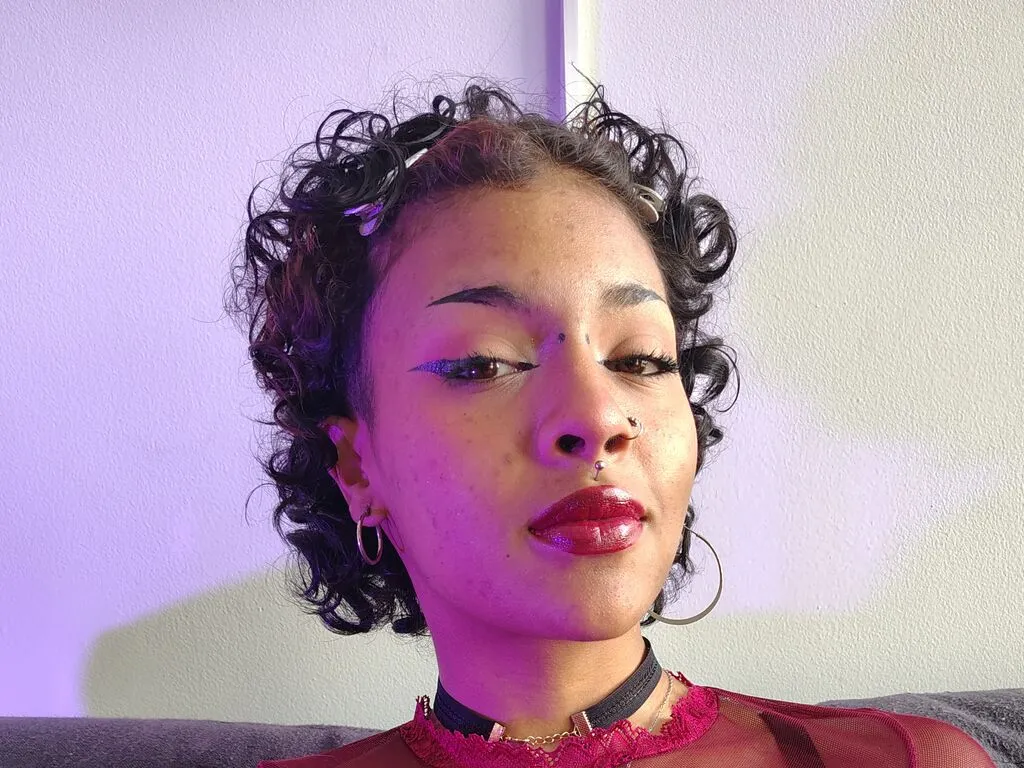 AmaranthaPiere – webcam model profile photo