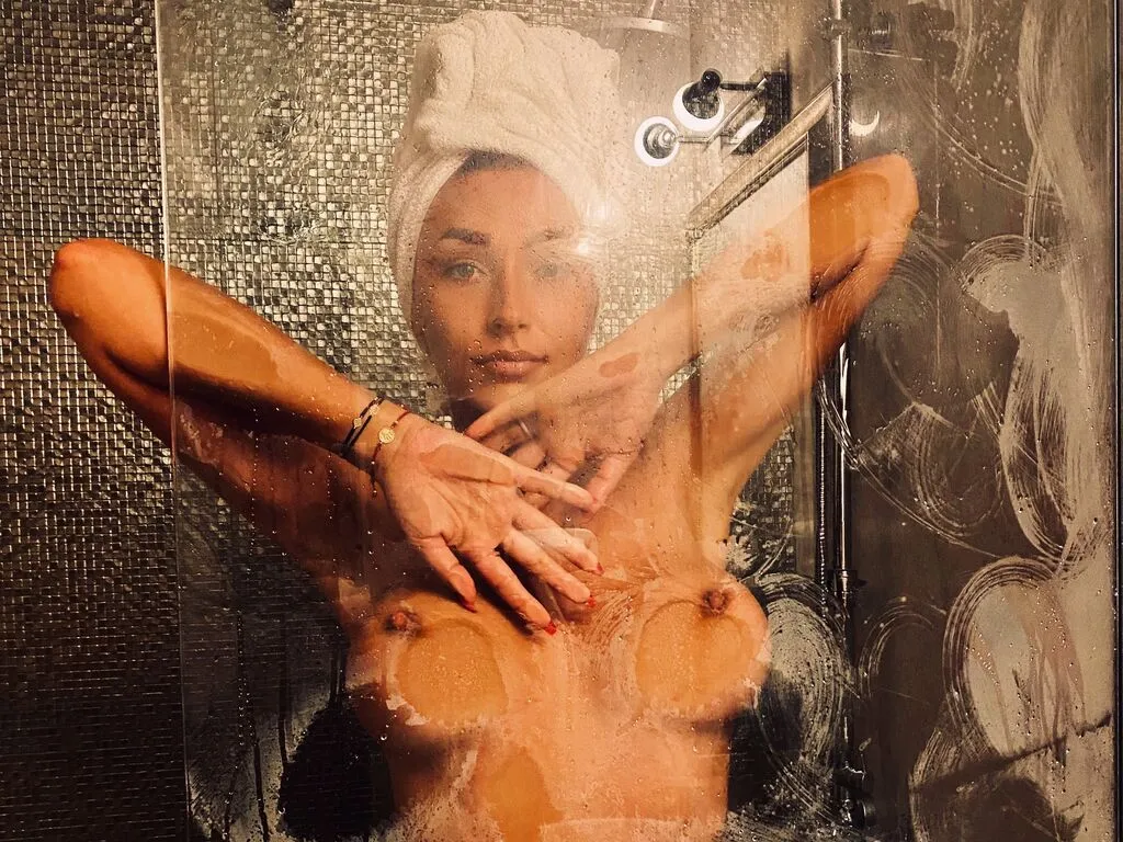 ElysiaRose – webcam model profile photo