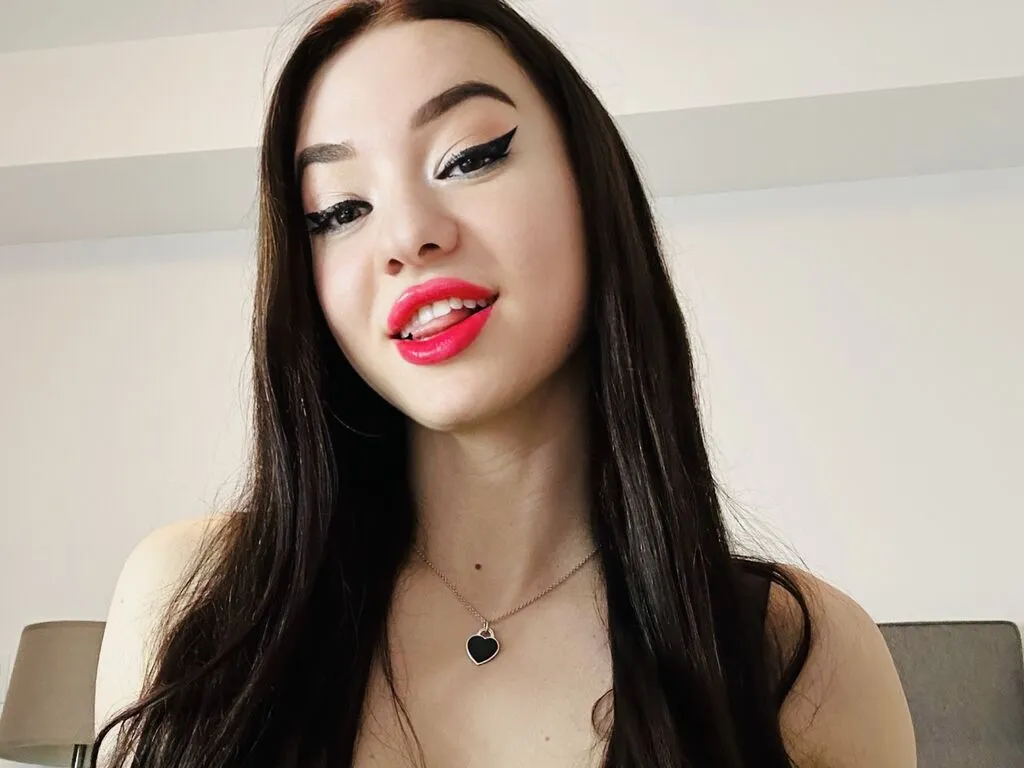 LiaPeach – webcam model profile photo