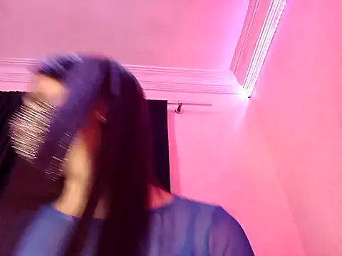 MayaHiper – webcam model profile photo Image 4