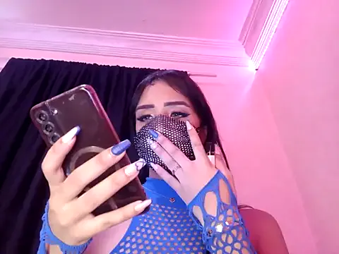 MayaHiper – webcam model profile photo Image 7